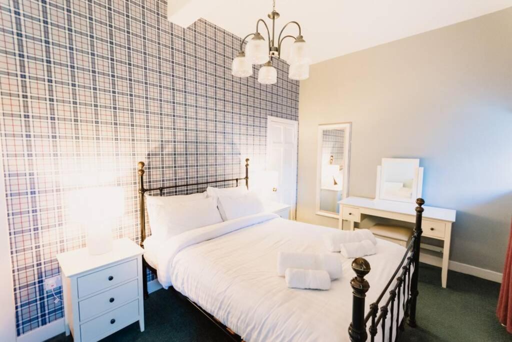 Factors House - A Comfy Cottage In Countryside Park With Wifi And Access To Bar And Pool Perth Esterno foto