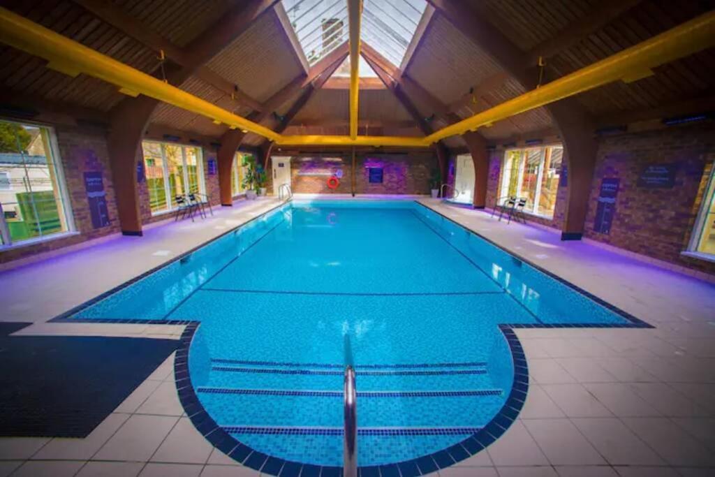 Factors House - A Comfy Cottage In Countryside Park With Wifi And Access To Bar And Pool Perth Esterno foto
