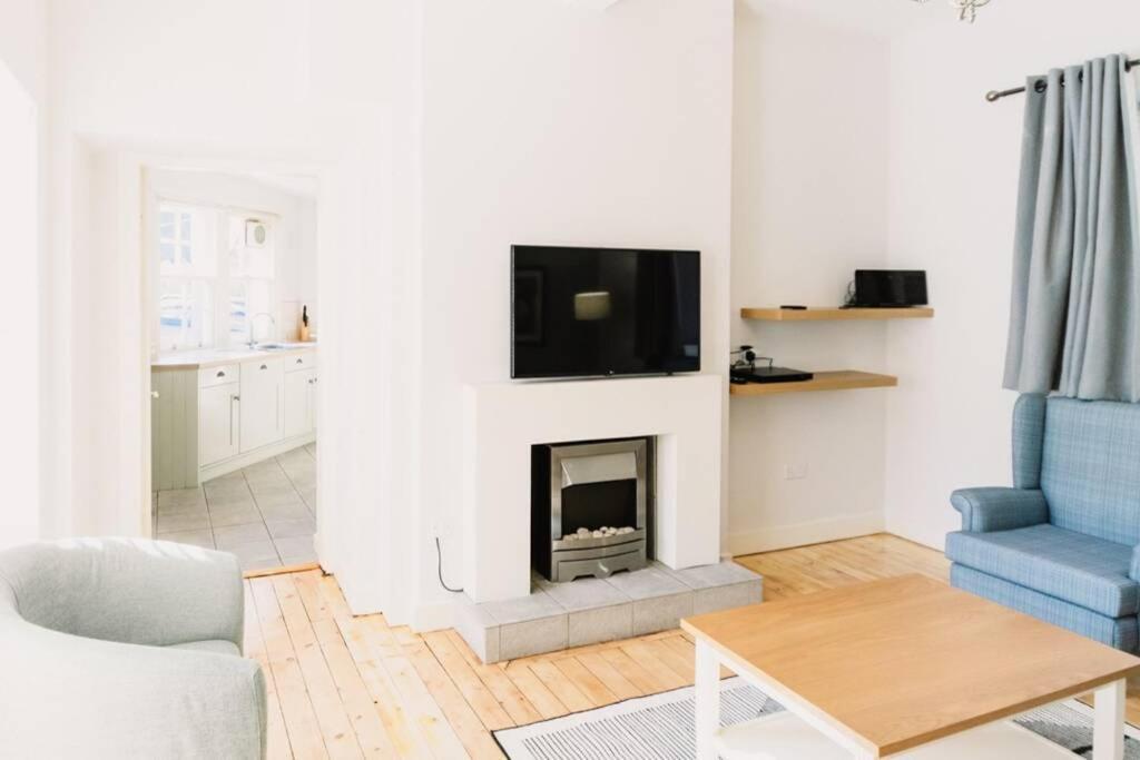 Factors House - A Comfy Cottage In Countryside Park With Wifi And Access To Bar And Pool Perth Esterno foto