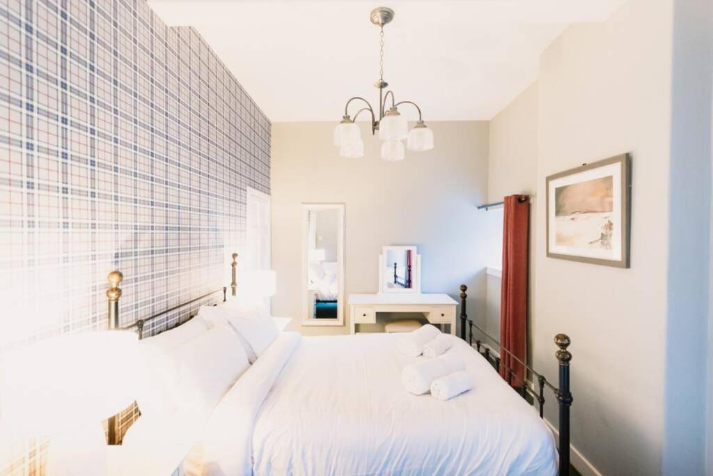 Factors House - A Comfy Cottage In Countryside Park With Wifi And Access To Bar And Pool Perth Esterno foto