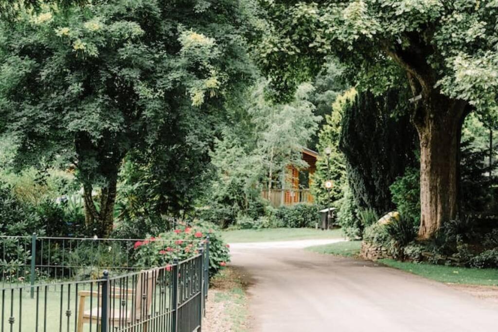 Factors House - A Comfy Cottage In Countryside Park With Wifi And Access To Bar And Pool Perth Esterno foto