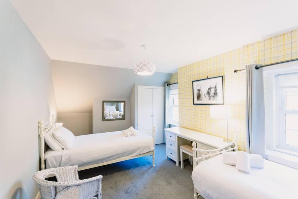 Factors House - A Comfy Cottage In Countryside Park With Wifi And Access To Bar And Pool Perth Esterno foto