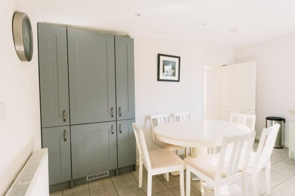 Factors House - A Comfy Cottage In Countryside Park With Wifi And Access To Bar And Pool Perth Esterno foto